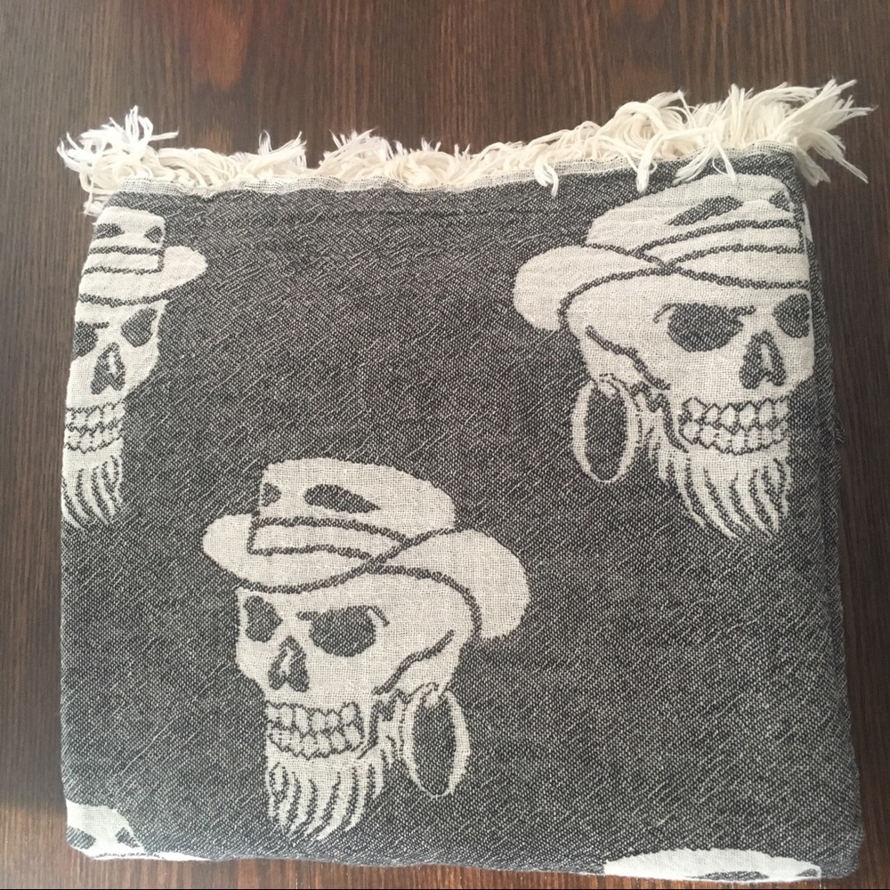 New Turkish Cotton Beach Towel | Gray White Skull